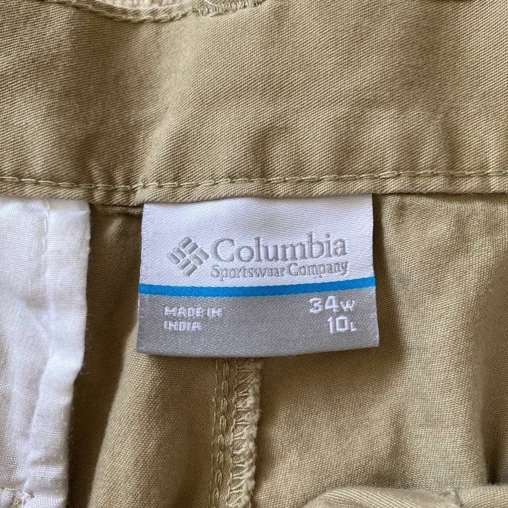 COLUMBIA men’s khaki cargo shorts in size 34 waist and 10 inch length - Picture 3 of 6